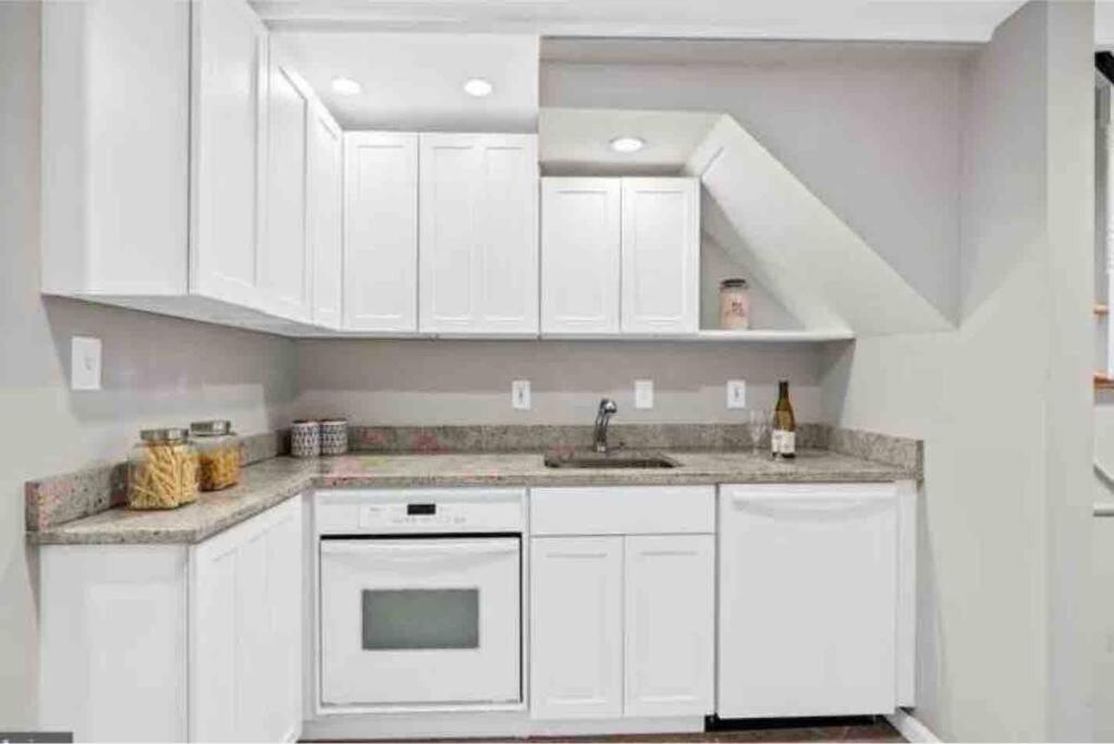 Glover Park/Georgetown Oasis With Parking Apartment วอชิงตัน ภายนอก รูปภาพ